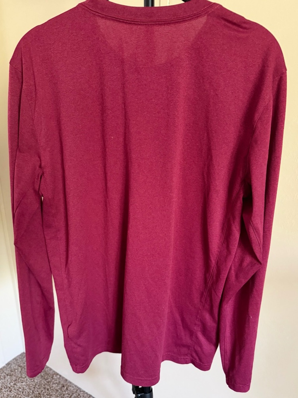 Nike Long-Sleeve Dri-Fit Performance Tee Size Medium - Picture 2 of 5